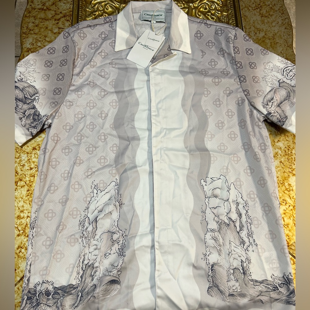 Casa Blanca Protecteur Des Mers Sculpture Print Shirt